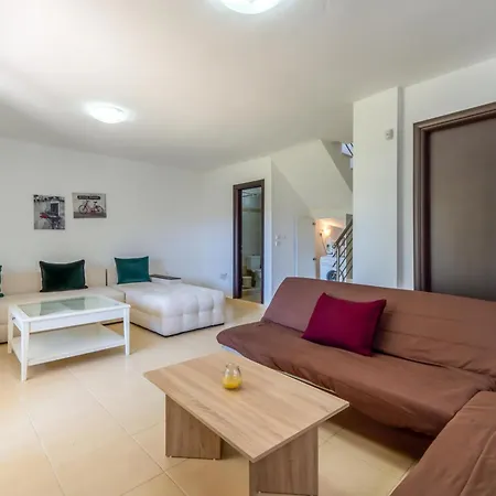 Vila Paliouri Villas